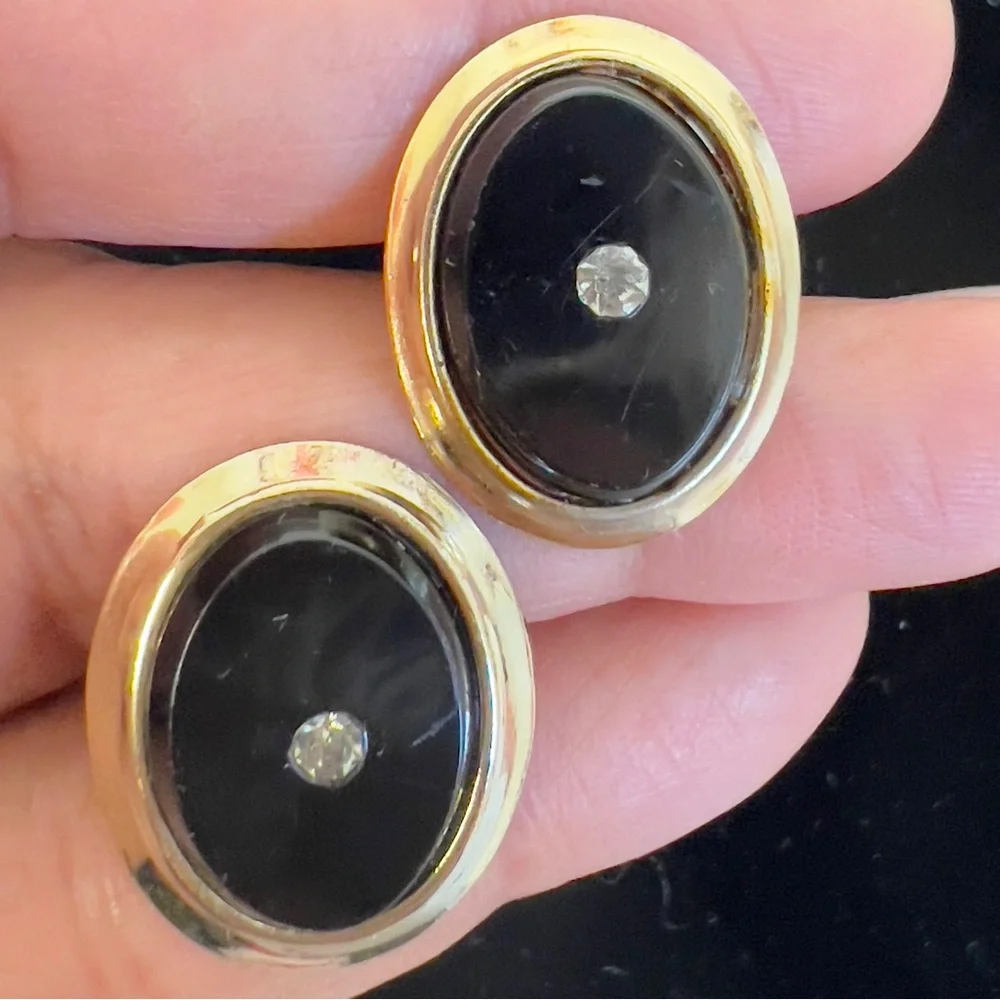 VINTAGE Golden Tone Onyx Cufflinks and Money Clip Set
